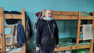 "Ніхто силою не утримував. Сам прийшов", - мешканець маловисківського реабілітаційного центру, працівників якого підозрюють в трудовому рабстві "Ніхто силою не утримував. Сам прийшов", - мешканець маловисківського реабілітаційного центру, працівників якого підозрюють в трудовому рабстві