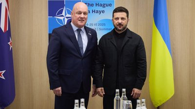 Прем'єр-міністр Нової Зеландії Крістофер Люксон, Зеленський