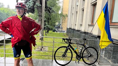 В Ужгороді стартував всеукраїнський ветеранський велопробіг В Ужгороді стартував всеукраїнський ветеранський велопробіг