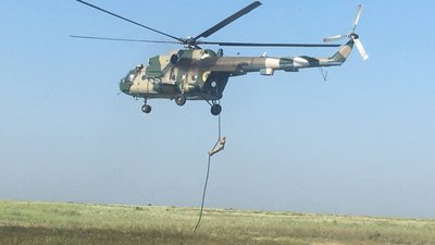 На полігоні під Житомиром проходять підготовку резервісти-десантники На полігоні під Житомиром проходять підготовку резервісти-десантники