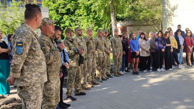 Відкрили памʼятну дошку Євгену Старинцю Відкрили памʼятну дошку Євгену Старинцю