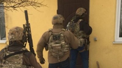СБУ затримала у Києві неонацистів на чолі з "Гітлером"
