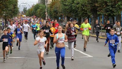 У Чернівцях пробіг "Буковинська миля" вперше проводять дистанційно