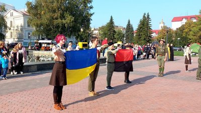 П'ятиріччя "Пласту" в Сумах відзначили святом на Театральній площі