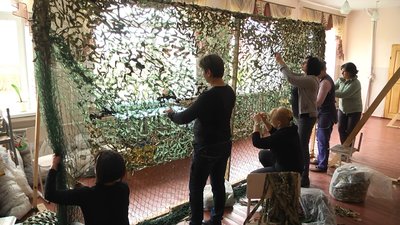 Жителі Старокостянтинова продовжують волонтерити попри рік війни. Жителі Старокостянтинова продовжують волонтерити попри рік війни.