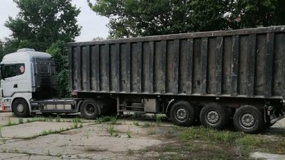 Автомобіль, який заїхав до морпорту Херсона, з підвищеним у 4 рази рівнем радіації - поліція