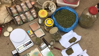 У жителя Херсонщині поліцейські знайшли 2 кг марихуани