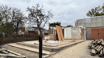 Два місяці після дронової атаки. Як у Знам’янці відновлюють пошкоджене майно Два місяці після дронової атаки. Як у Знам’янці відновлюють пошкоджене майно
