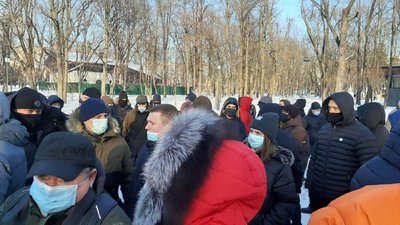 У саду Шевченка у Харкові протестують після заяви про побиття охоронцями