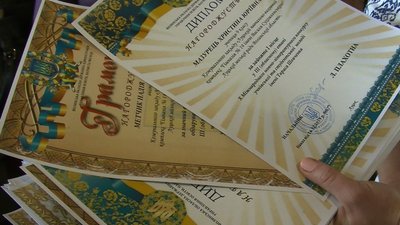 32 волинських школярі змагалися у літературному конкурсі імені Тараса Шевченка 32 волинських школярі змагалися у літературному конкурсі імені Тараса Шевченка