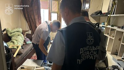 Обшуки у квартирі затриманого