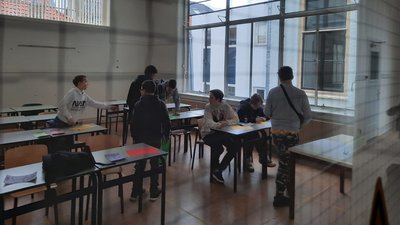 Українка в Нідерландах організувала середню школу для українських дітей біженців