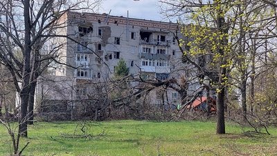 Без житла — 30 сімей: наслідки обстрілів п'ятиповерхівки у Тростянці на Сумщині Без житла — 30 сімей: наслідки обстрілів п'ятиповерхівки у Тростянці на Сумщині