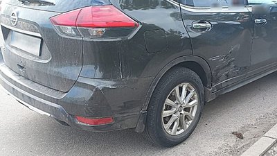 Аварія з трьома автівками в Сумах: двоє людей потрапили до лікарні Аварія з трьома автівками в Сумах: двоє людей потрапили до лікарні