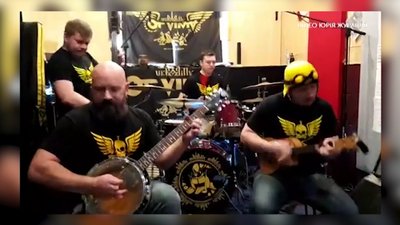 Рівненський художник та фронтмен гурту "Ot Vinta" розповів як проводить карантин