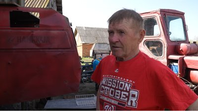 "Це важко": у селі на Волині господарюють самі жінки, майже усі чоловіки воюють — Василь Басюк "Це важко": у селі на Волині господарюють самі жінки, майже усі чоловіки воюють — Василь Басюк