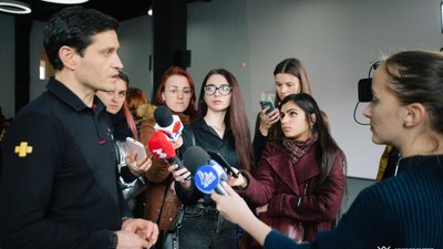 Патріотизм треба виховувати, – вважає український актор і режисер Ахтем Сеітаблаєв Патріотизм треба виховувати, – вважає український актор і режисер Ахтем Сеітаблаєв