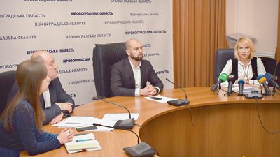 В Кіровоградській ОДА повідомили, що інфікованих коронавірусом лікуватимуть за державні гроші