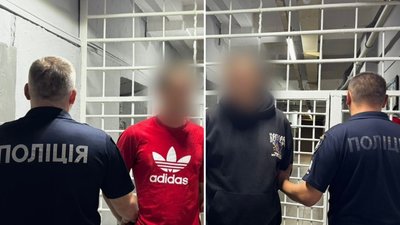 Надкусив чоловіку вухо: Ужгороді затримали двох підозрюваних у крадіжці