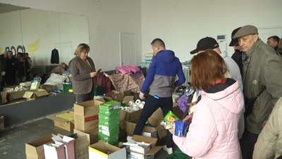Понад 10 тисяч житомирян за час війни отримали допомогу від волонтерів організації "Все робимо самі" Понад 10 тисяч житомирян за час війни отримали допомогу від волонтерів організації "Все робимо самі"