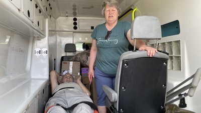 Працюватимуть, допоки є потреба. Як волонтери харківського Червоного Хреста евакуюють херсонців Працюватимуть, допоки є потреба. Як волонтери харківського Червоного Хреста евакуюють херсонців