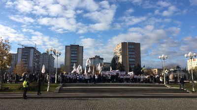 Попереджувальна акція: у Черкасах підприємці протестують проти карантинних обмежень
