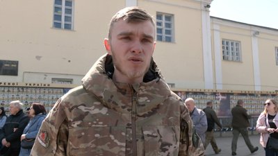 "Сержант з великої букви": в Луцьку попрощалися з головним сержантом бригади "Хартія" Олександром Ющенком "Сержант з великої букви": в Луцьку попрощалися з головним сержантом бригади "Хартія" Олександром Ющенком