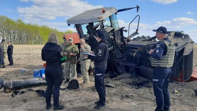 На Київщині за добу на мінах підірвалися рятувальники ДСНС та тракторист На Київщині за добу на мінах підірвалися рятувальники ДСНС та тракторист