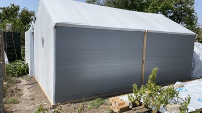 На Херсонщині у Посад-Покровському встановили 240 модульних будинків. Жителі чекають на відбудову села На Херсонщині у Посад-Покровському встановили 240 модульних будинків. Жителі чекають на відбудову села