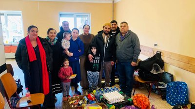 Служба у ЗСУ, будівництво барикад та волонтерство: як ромська громада на Закарпатті допомагає під час війни