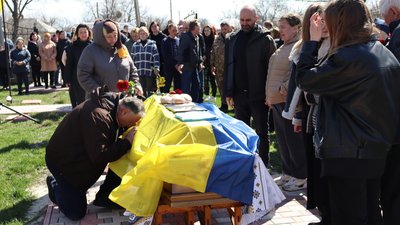 Був добровольцем: на Черкащині поховали військового Був добровольцем: на Черкащині поховали військового
