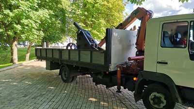 У Чернігові на Валу почали переносити гармати