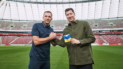"Це було вирішено одразу". Тренер збірної Польщі пояснив, чому Левандовські не гратиме на ЧС у синьо-жовтій пов'язці