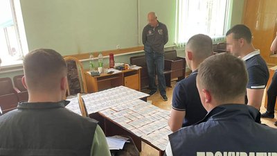 На Львівщині затримали двох посадовців Держрезерву під час отримання хабаря