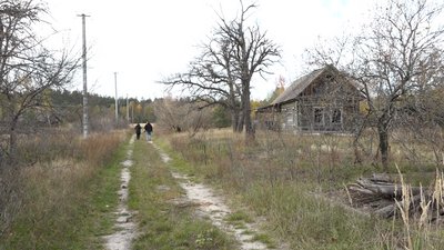 Після всіх випробувань залишимось вдома, – на Житомирщині в селі за 15 кілометрів від кордону лишилося четверо жителів Після всіх випробувань залишимось вдома, – на Житомирщині в селі за 15 кілометрів від кордону лишилося четверо жителів