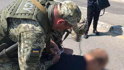 Вербував членів екіпажів для переправки мігрантів в ЄС: в Одесі чоловіка засудили на 5 років