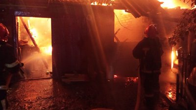 Під час ліквідації пожежі рятувальники виявили тіло 59-річного чоловіка