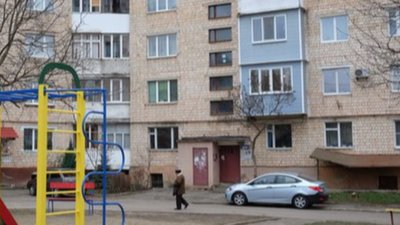 У Чернівцях з п'ятого поверху випав 10-річний хлопчик