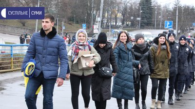 Акція "Ланцюг Єдності" у Сумах: як все відбувалось у фото Акція "Ланцюг Єдності" у Сумах: як все відбувалось у фото