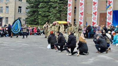 На війні з Росією загинули бійці з чотирьох громад Кіровоградщини На війні з Росією загинули бійці з чотирьох громад Кіровоградщини