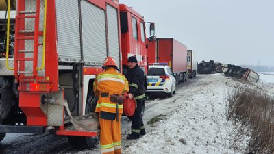 На Черкащині перекинулася вантажівка На Черкащині перекинулася вантажівка