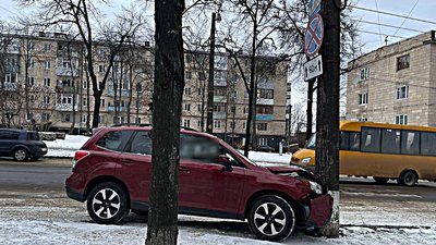 "Вчасно не помітила пішохода". У Сумах на Петропавлівській сталася ДТП "Вчасно не помітила пішохода". У Сумах на Петропавлівській сталася ДТП