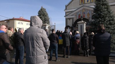 Прощання із командиром роти 125 бригади відбулось у селі Зубра Прощання із командиром роти 125 бригади відбулось у селі Зубра