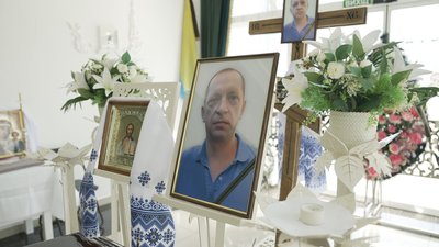 "Він допоміг колегам вийти з укриття": попрощались з вінничанином, який помер внаслідок атаки дронами на підприємство