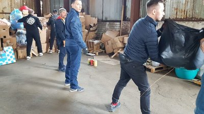 Івано-франківський волонтер Тарас Стрілецький евакуював із зон бойових дій понад 300 людей Івано-франківський волонтер Тарас Стрілецький евакуював із зон бойових дій понад 300 людей