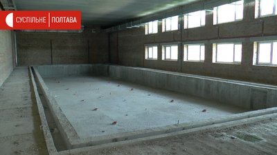 Приміщення майбутнього спорткомплексу у Полтаві. Місце для басейну