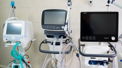 Для Полтавської інфекційної лікарні придбали апарати ШВЛ