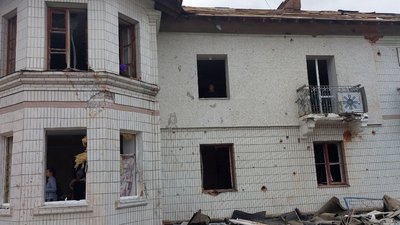 Двоє загиблих, 9 травмованих, зруйновані будівлі: що відомо про обстріл Сумського району 24 березня Двоє загиблих, 9 травмованих, зруйновані будівлі: що відомо про обстріл Сумського району 24 березня