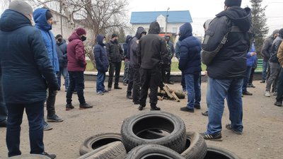Доба під землею: 14 волинських гірників досі страйкують Доба під землею: 14 волинських гірників досі страйкують