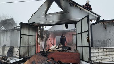 Фото з місця пожежі, яка трапилась 22 січня у селі Тарасівці